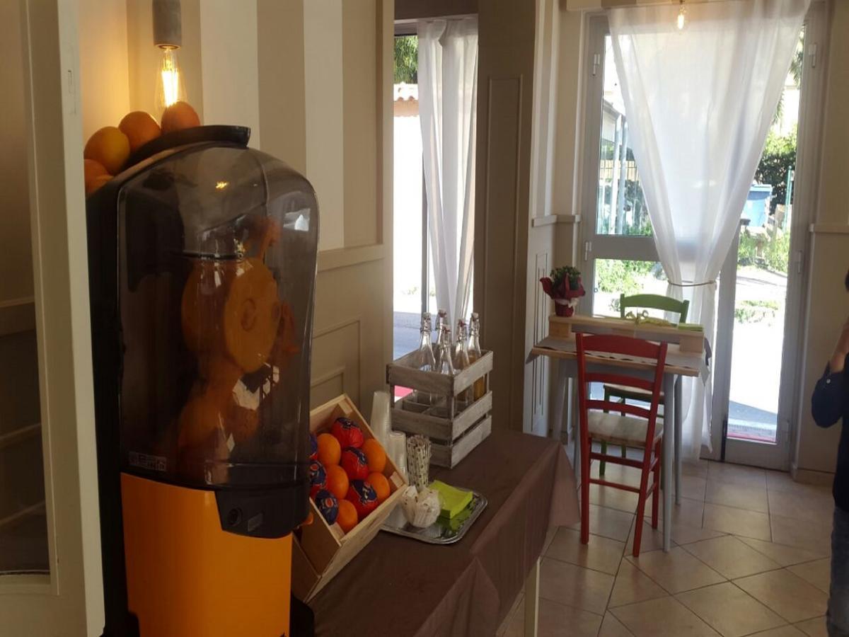 Hotel Raphael ボルディゲーラ エクステリア 写真